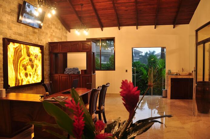 Imagen general del Hotel Paradise Hot Springs Thermal Resort. Foto 9