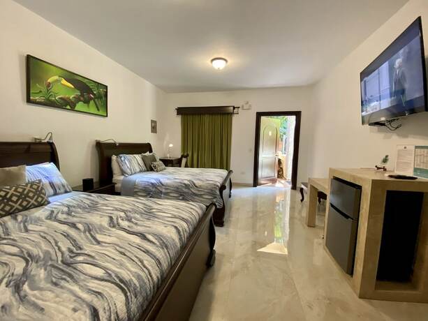 Imagen de la habitación del Hotel Paradise Hot Springs Thermal Resort. Foto 14