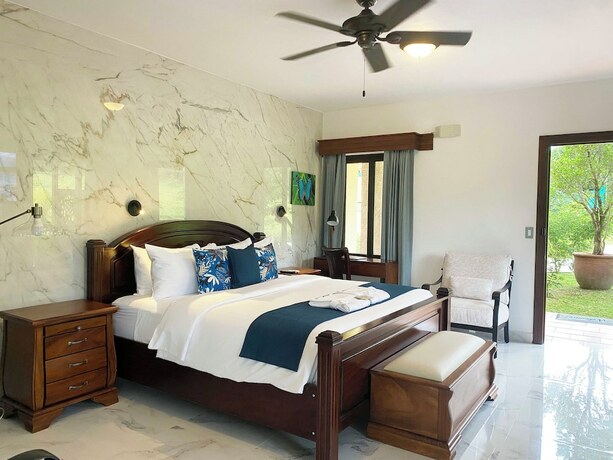 Imagen de la habitación del Hotel Paradise Hot Springs Thermal Resort. Foto 16