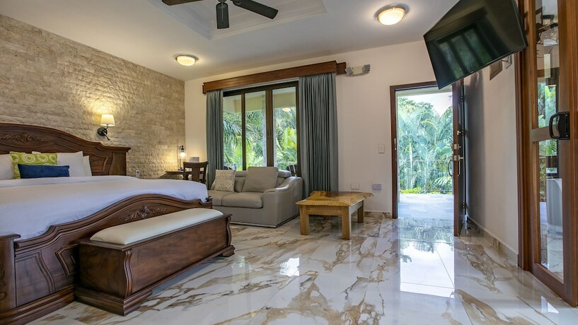 Imagen de la habitación del Hotel Paradise Hot Springs Thermal Resort. Foto 18