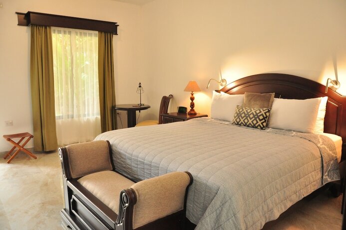 Imagen de la habitación del Hotel Paradise Hot Springs Thermal Resort. Foto 20