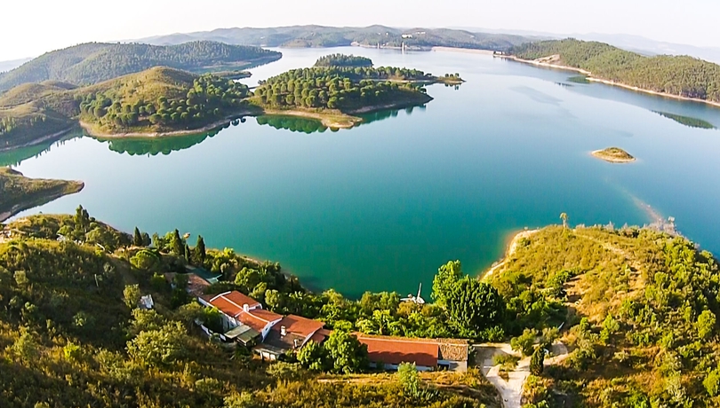 Imagen de los exteriores del Hotel Paradise In Portugal. Foto 11