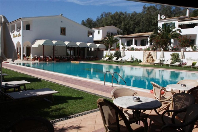 Imagen de la piscina del Hotel Paradise Inn. Foto 11