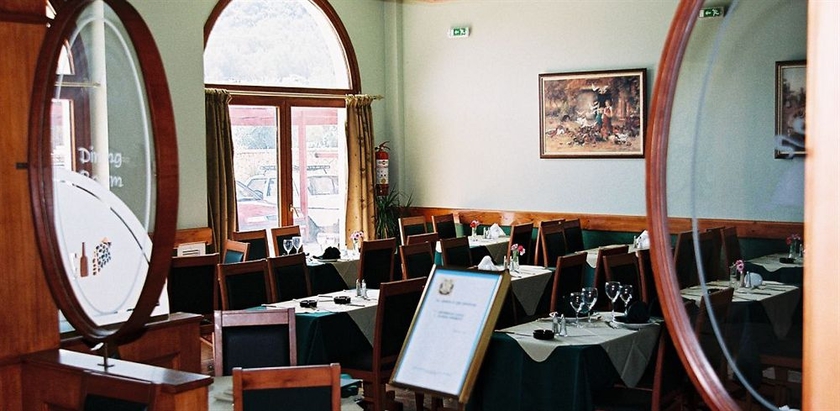 Imagen del bar/restaurante del Hotel Paradise Inn. Foto 4