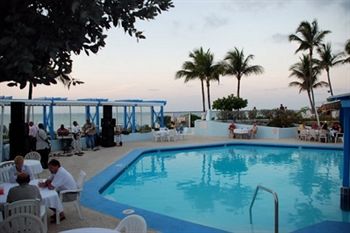 Imagen de la piscina del Hotel Paradise Island Beach Club by RedAwning. Foto 8