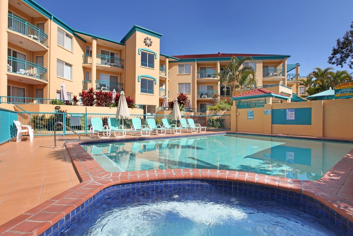 Imagen de la piscina del Hotel Paradise Isles. Foto 16