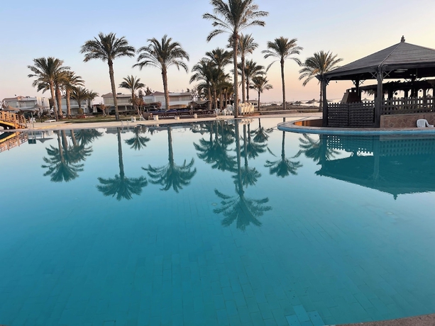 Imagen de la piscina del Hotel Paradise Kitesurfing. Foto 12