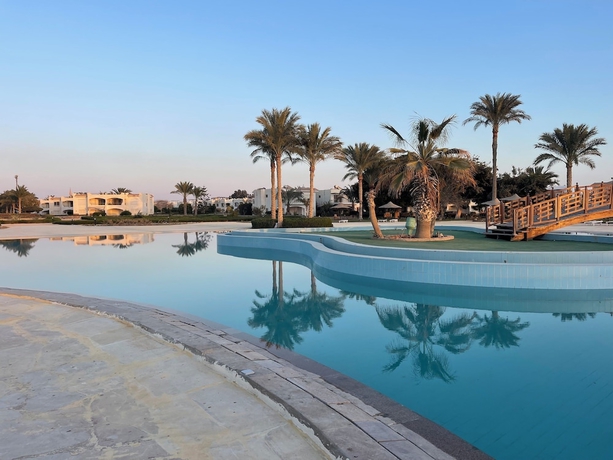 Imagen de la piscina del Hotel Paradise Kitesurfing. Foto 15