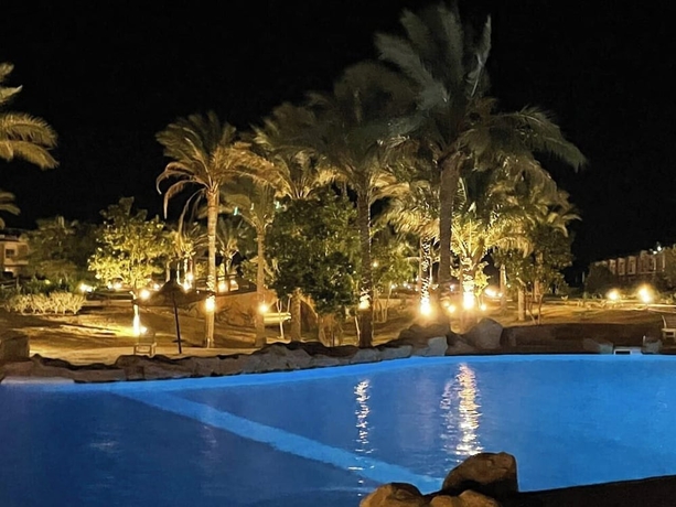 Imagen de la piscina del Hotel Paradise Kitesurfing. Foto 16