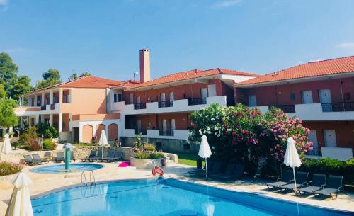 Imagen general del Hotel Paradise, Lefki Peristera. Foto 3