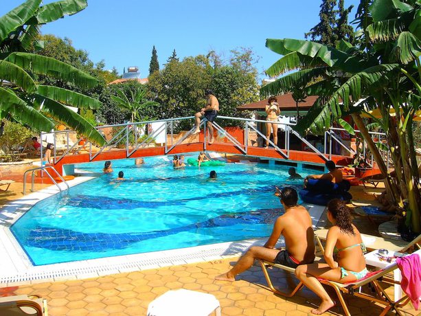 Imagen de la piscina del Hotel Paradise Lost-apartments, Tolo. Foto 20