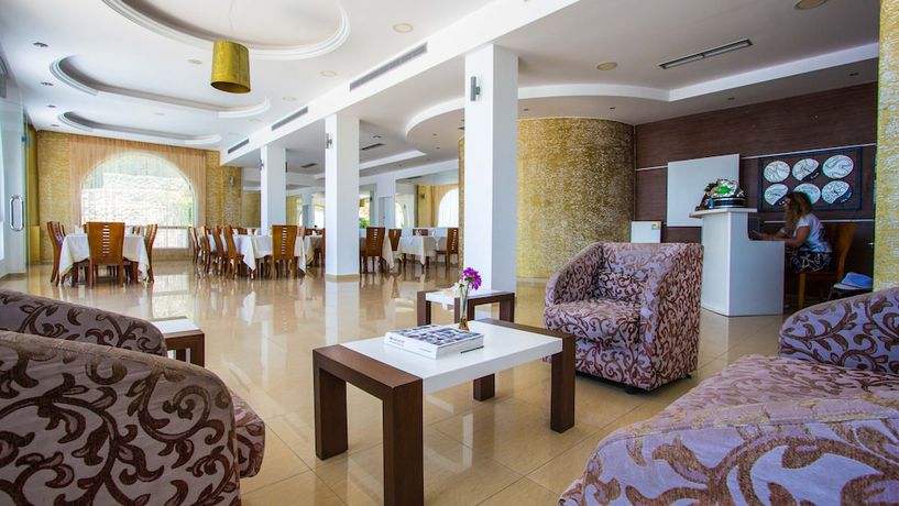 Imagen de los interiores del Hotel Paradise Lukova. Foto 18