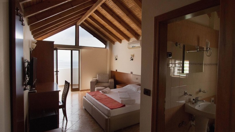 Imagen de la habitación del Hotel Paradise Lukova. Foto 13