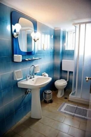 Imagen de la habitación del Hotel Paradise, Nea Palatia. Foto 8