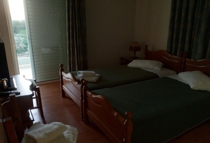 Imagen de la habitación del Hotel Paradise, Nea Palatia. Foto 10