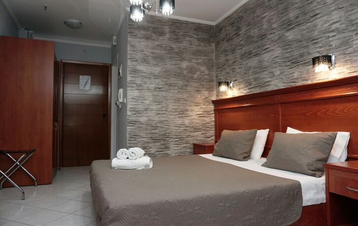 Imagen general del Hotel Paradise, Nea Vrasna. Foto 2