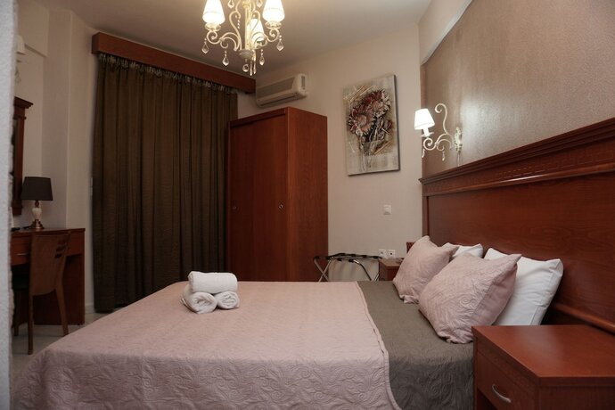 Imagen general del Hotel Paradise, Nea Vrasna. Foto 5