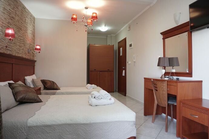 Imagen de la habitación del Hotel Paradise, Nea Vrasna. Foto 15