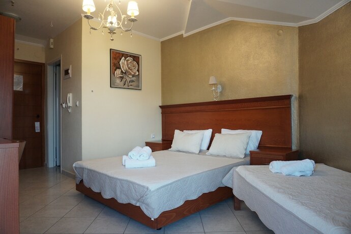 Imagen general del Hotel Paradise, Nea Vrasna. Foto 8