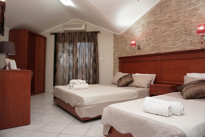 Imagen de la habitación del Hotel Paradise, Nea Vrasna. Foto 17