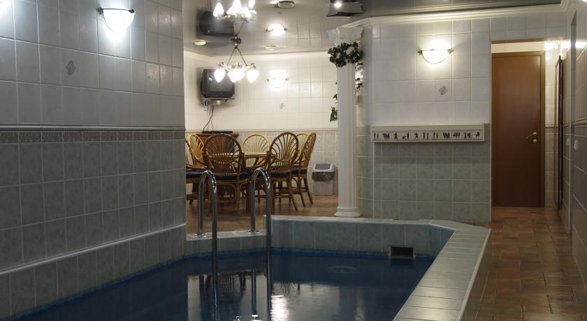 Imagen de la piscina del Hotel Paradise, Nizhnekamsk. Foto 8
