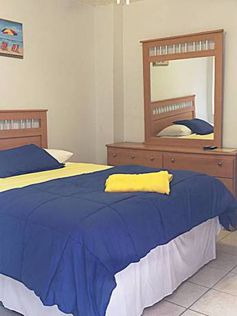 Imagen de la habitación del Hotel Paradise Oceanfront. Foto 14