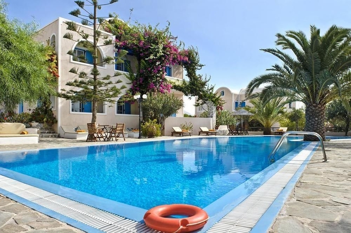 Imagen de la piscina del Hotel Paradise Resort. Foto 14