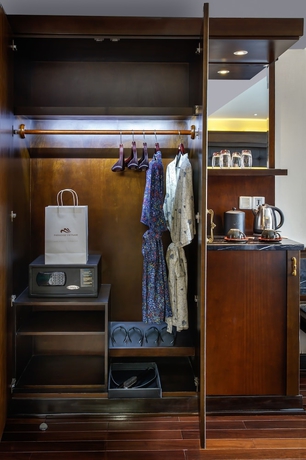 Imagen de la habitación del Hotel Paradise Suites. Foto 13