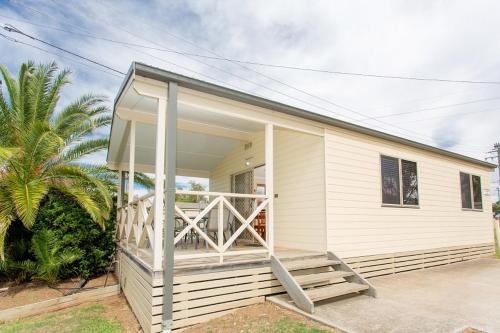 Imagen de la habitación del Hotel Paradise Tourist Park. Foto 7