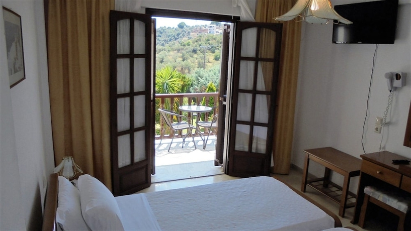 Imagen de la habitación del Hotel Paradise, Vassilias. Foto 4