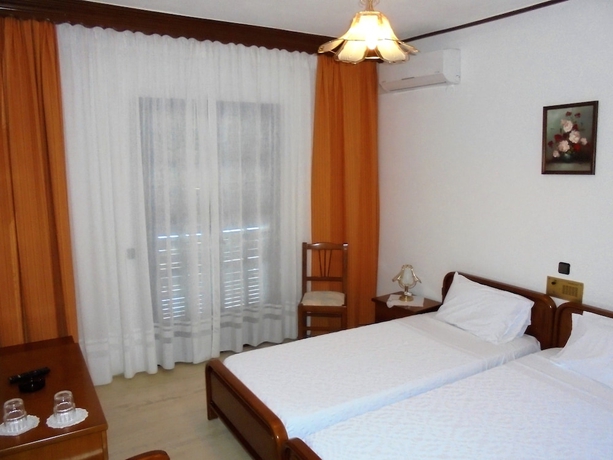 Imagen de la habitación del Hotel Paradise, Vassilias. Foto 10