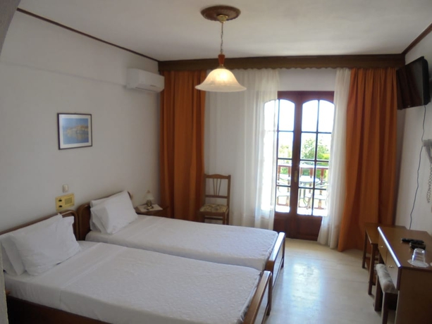 Imagen de la habitación del Hotel Paradise, Vassilias. Foto 12