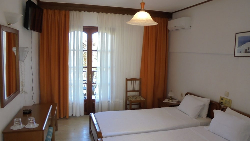 Imagen de la habitación del Hotel Paradise, Vassilias. Foto 13