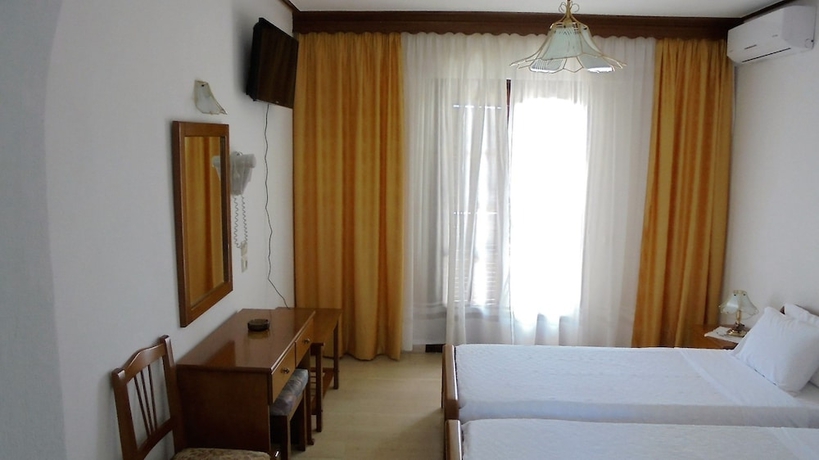 Imagen de la habitación del Hotel Paradise, Vassilias. Foto 14