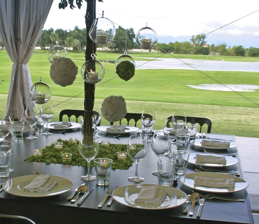 Imagen del bar/restaurante del Hotel Paradise Village Beach Resort and Spa. Foto 8