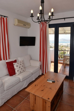 Imagen de la habitación del Hotel Paradisia Villas. Foto 3