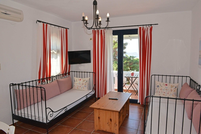 Imagen de la habitación del Hotel Paradisia Villas. Foto 5