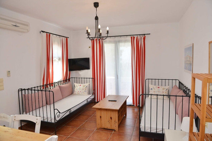 Imagen de la habitación del Hotel Paradisia Villas. Foto 18