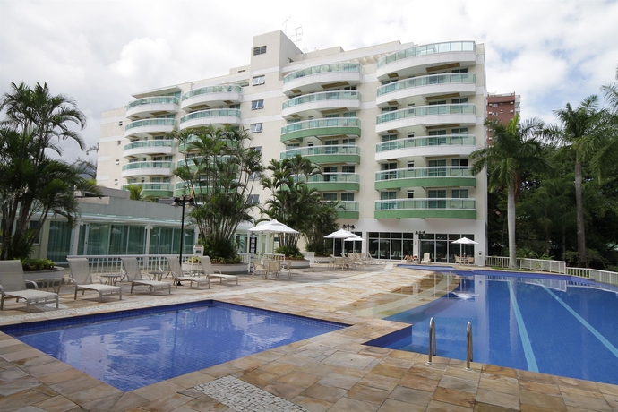 Imagen de la piscina del Hotel Paradiso All Suites Promenade. Foto 14