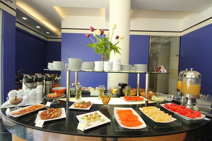 Imagen del bar/restaurante del Hotel Paradiso All Suites Promenade. Foto 3