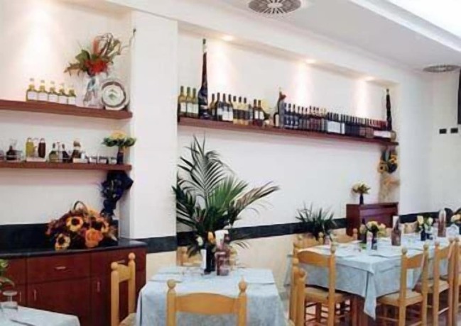 Imagen del bar/restaurante del Hotel Paradiso, Bastardo. Foto 5