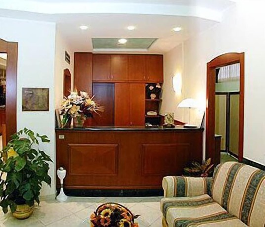 Imagen de los interiores del Hotel Paradiso, Bastardo. Foto 12