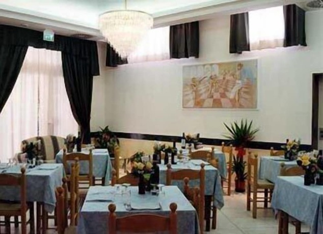 Imagen del bar/restaurante del Hotel Paradiso, Bastardo. Foto 9