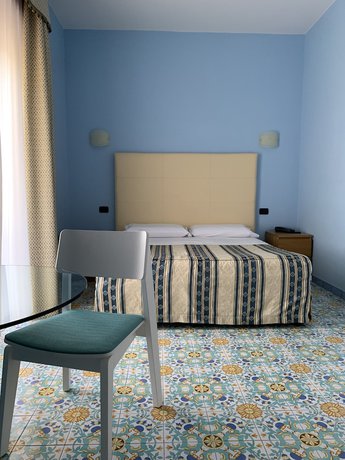 Imagen de la habitación del Hotel Paradiso, Castellammare di Stabia. Foto 12