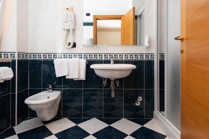 Imagen de la habitación del Hotel Paradiso Grottammare. Foto 6