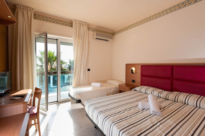 Imagen de la habitación del Hotel Paradiso Grottammare. Foto 7