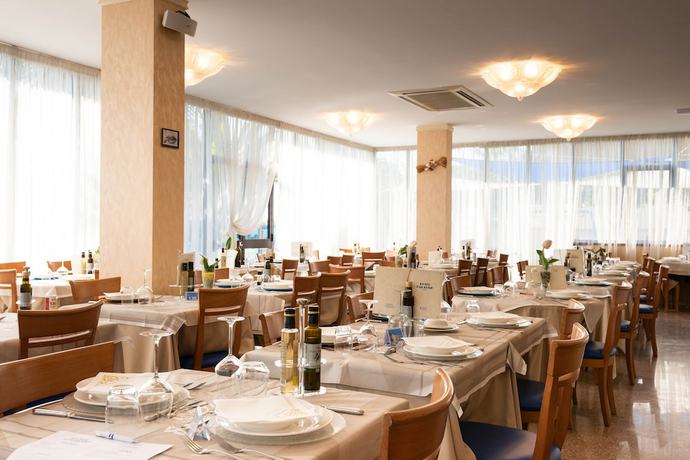 Imagen del bar/restaurante del Hotel Paradiso Grottammare. Foto 3