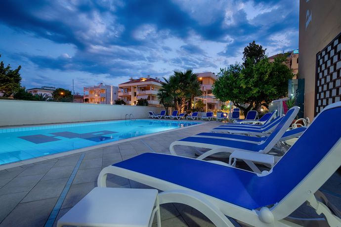Imagen de la piscina del Hotel Paradiso Grottammare. Foto 19