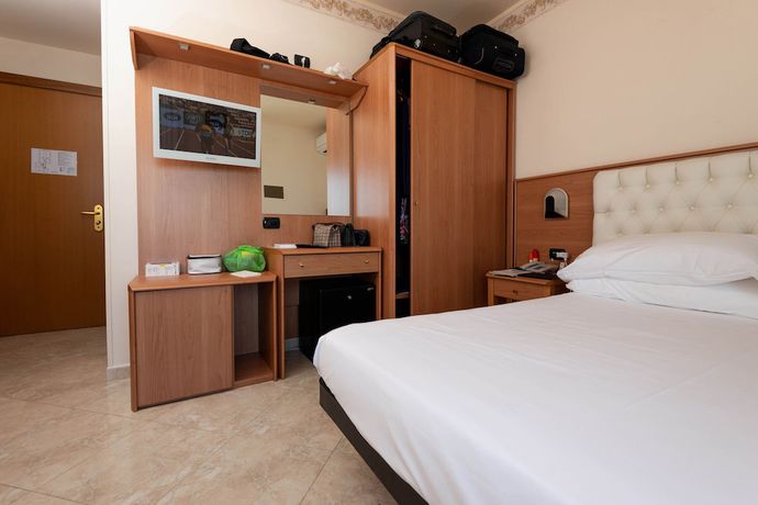 Imagen de la habitación del Hotel Paradiso Grottammare. Foto 9
