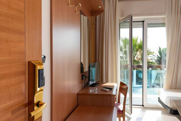 Imagen de la habitación del Hotel Paradiso Grottammare. Foto 10